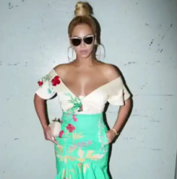 Beyonce Flaunts Her Cleavage In Off Shoulder Top (Photos)